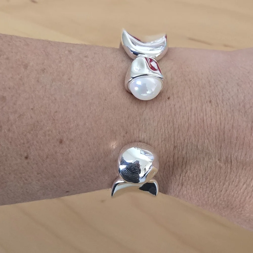 Uno De 50 • Silver Cuff Bracelet with Pearl Accents